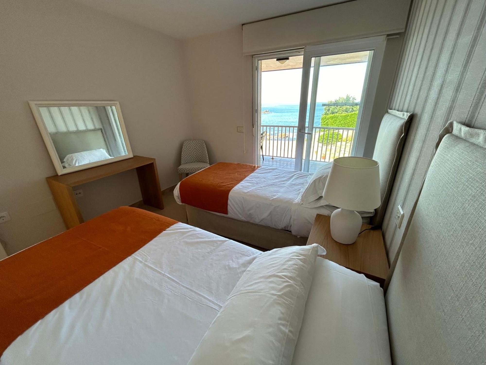 Apartamentos Fontenla-Lanzada Soutullo ภายนอก รูปภาพ